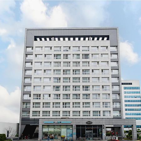 Grand City Hotel Changwon Bagian luar foto
