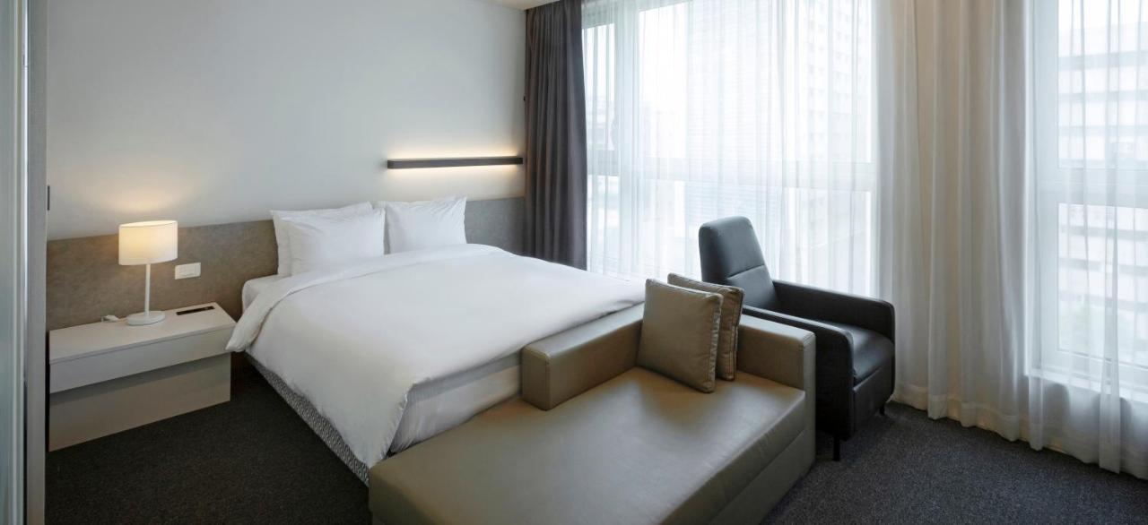 Grand City Hotel Changwon Bagian luar foto