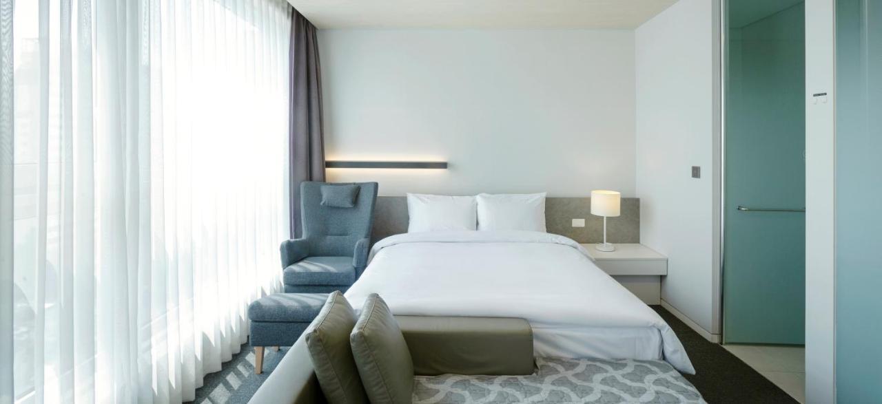 Grand City Hotel Changwon Bagian luar foto