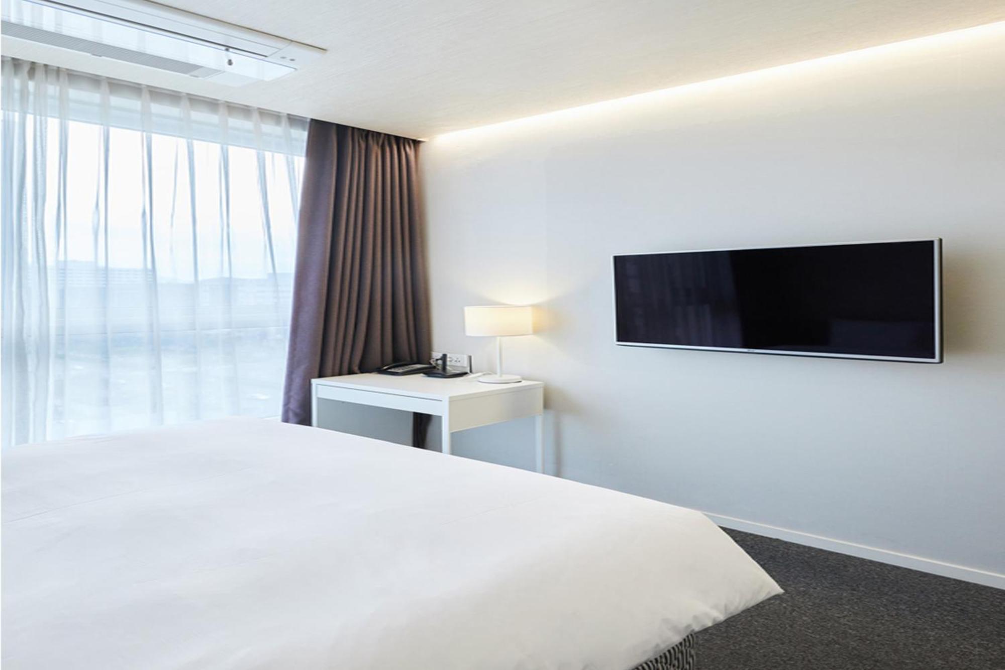 Grand City Hotel Changwon Bagian luar foto