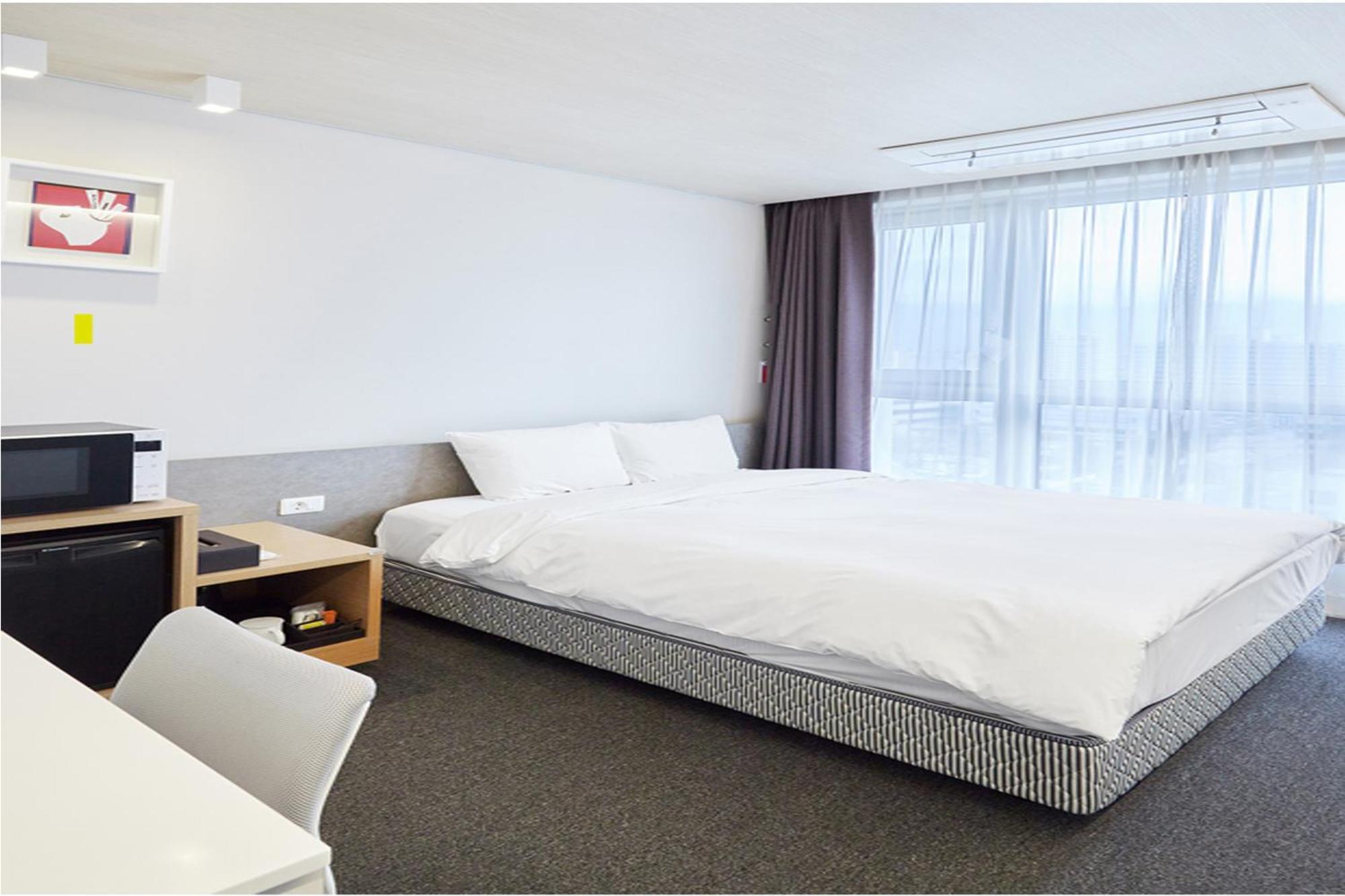 Grand City Hotel Changwon Bagian luar foto