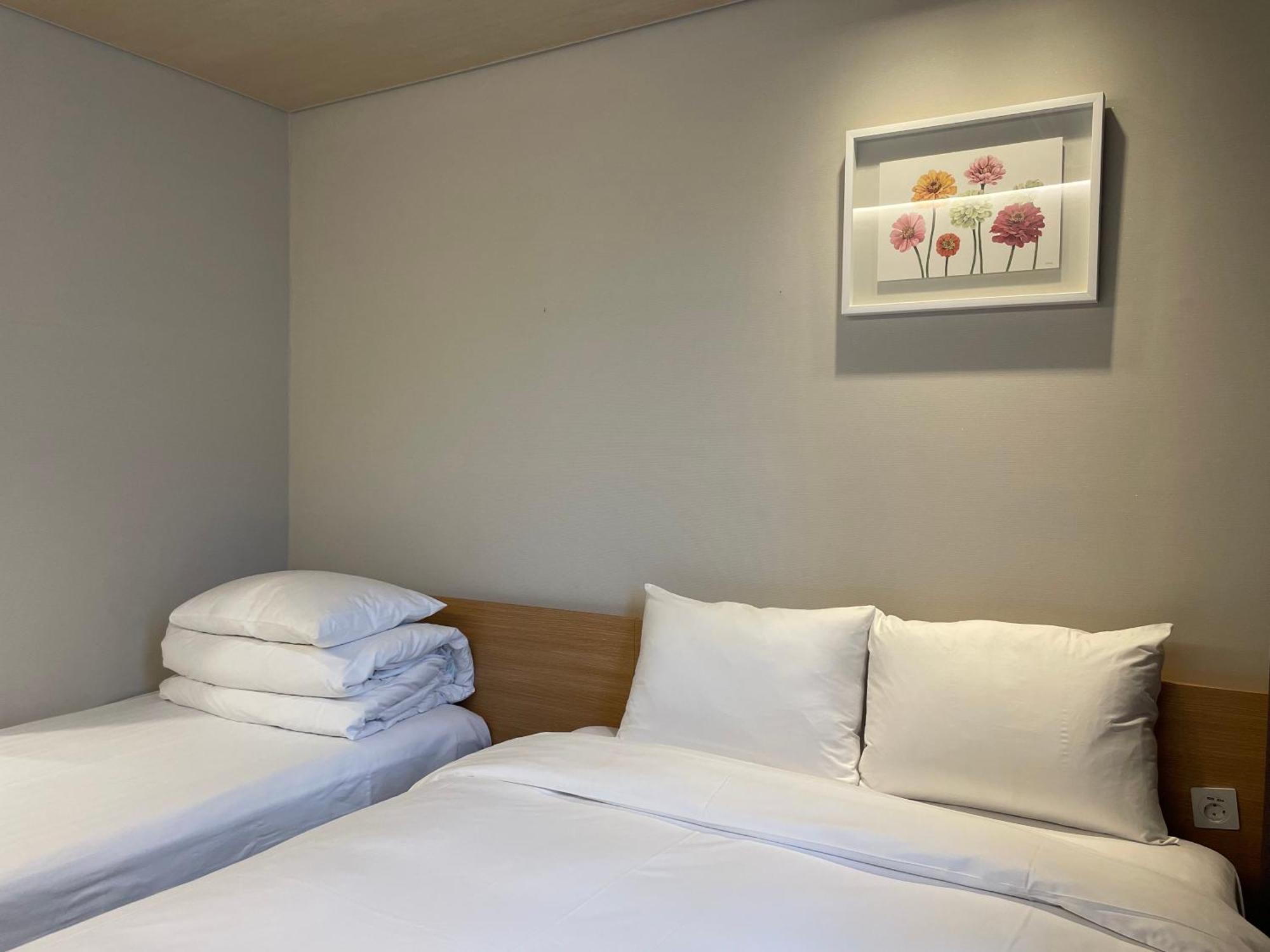Grand City Hotel Changwon Bagian luar foto