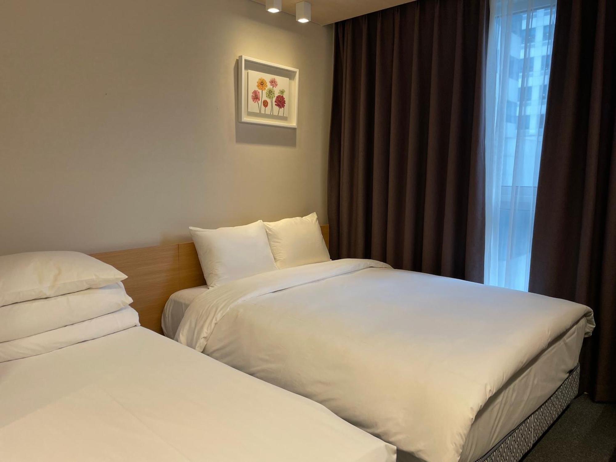 Grand City Hotel Changwon Bagian luar foto