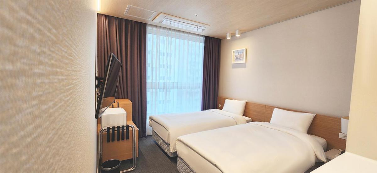 Grand City Hotel Changwon Bagian luar foto