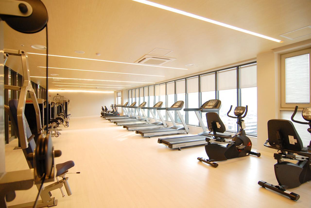 Grand City Hotel Changwon Bagian luar foto