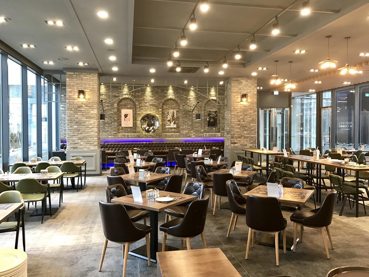 Grand City Hotel Changwon Bagian luar foto