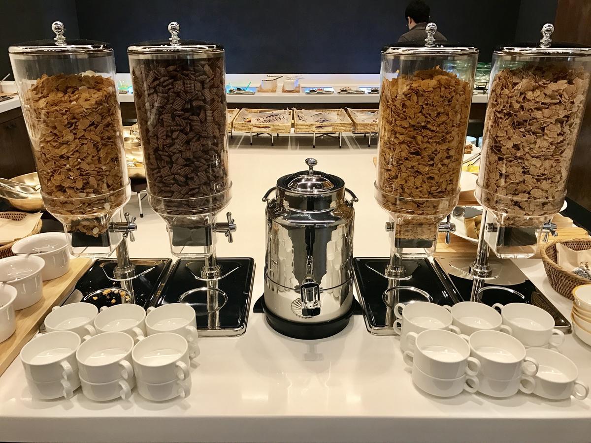 Grand City Hotel Changwon Bagian luar foto