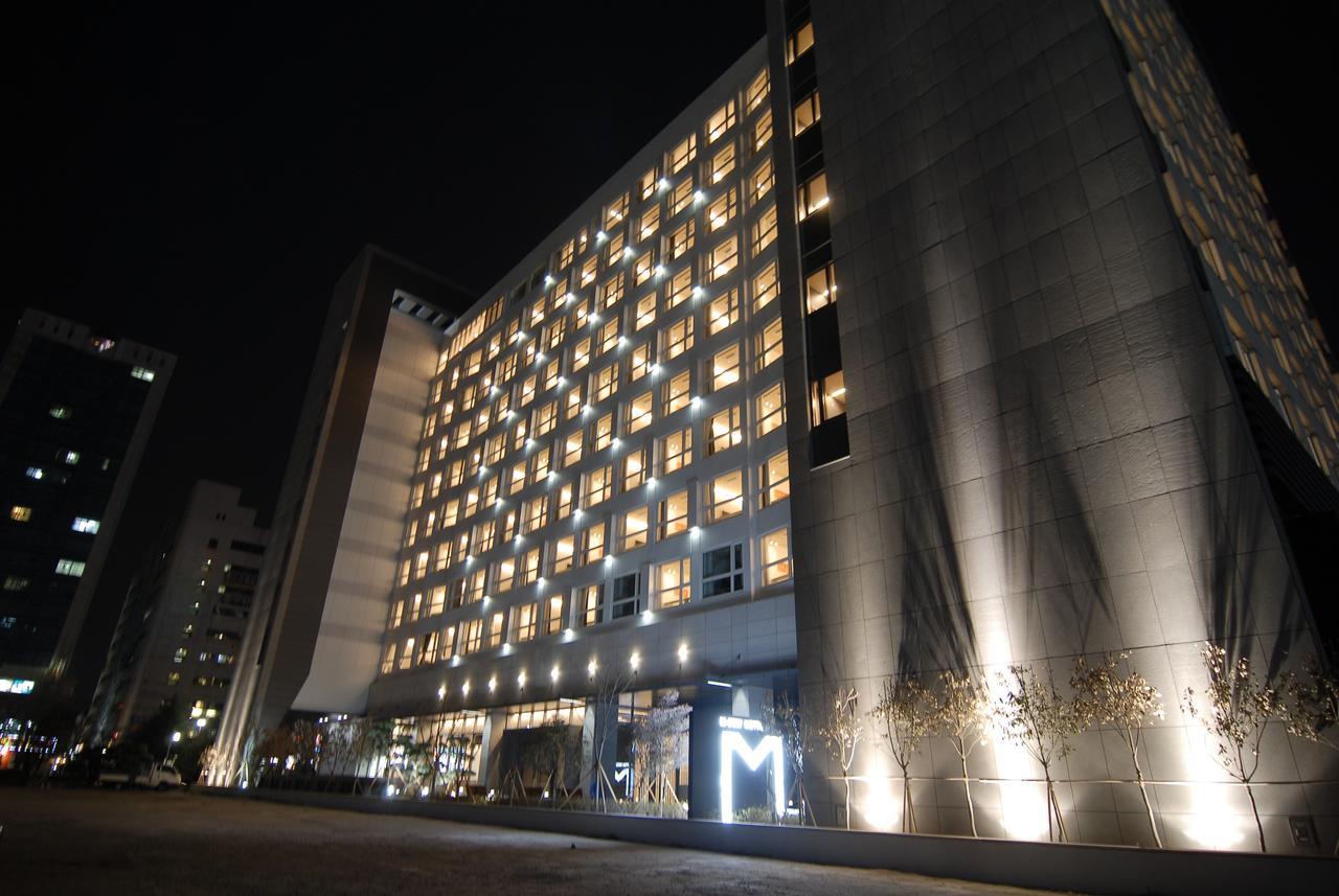 Grand City Hotel Changwon Bagian luar foto