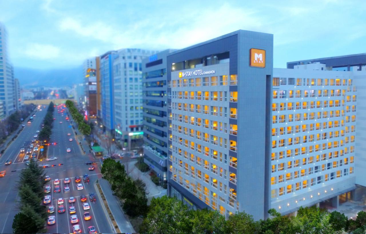 Grand City Hotel Changwon Bagian luar foto