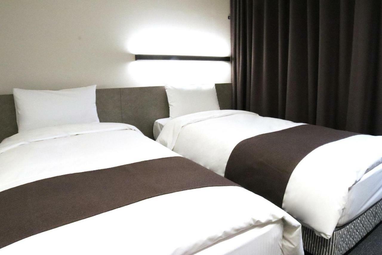Grand City Hotel Changwon Bagian luar foto